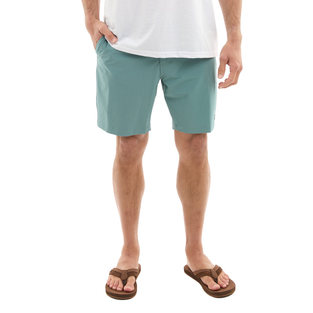 Pelagic Mako Hybrid Shorts 18in