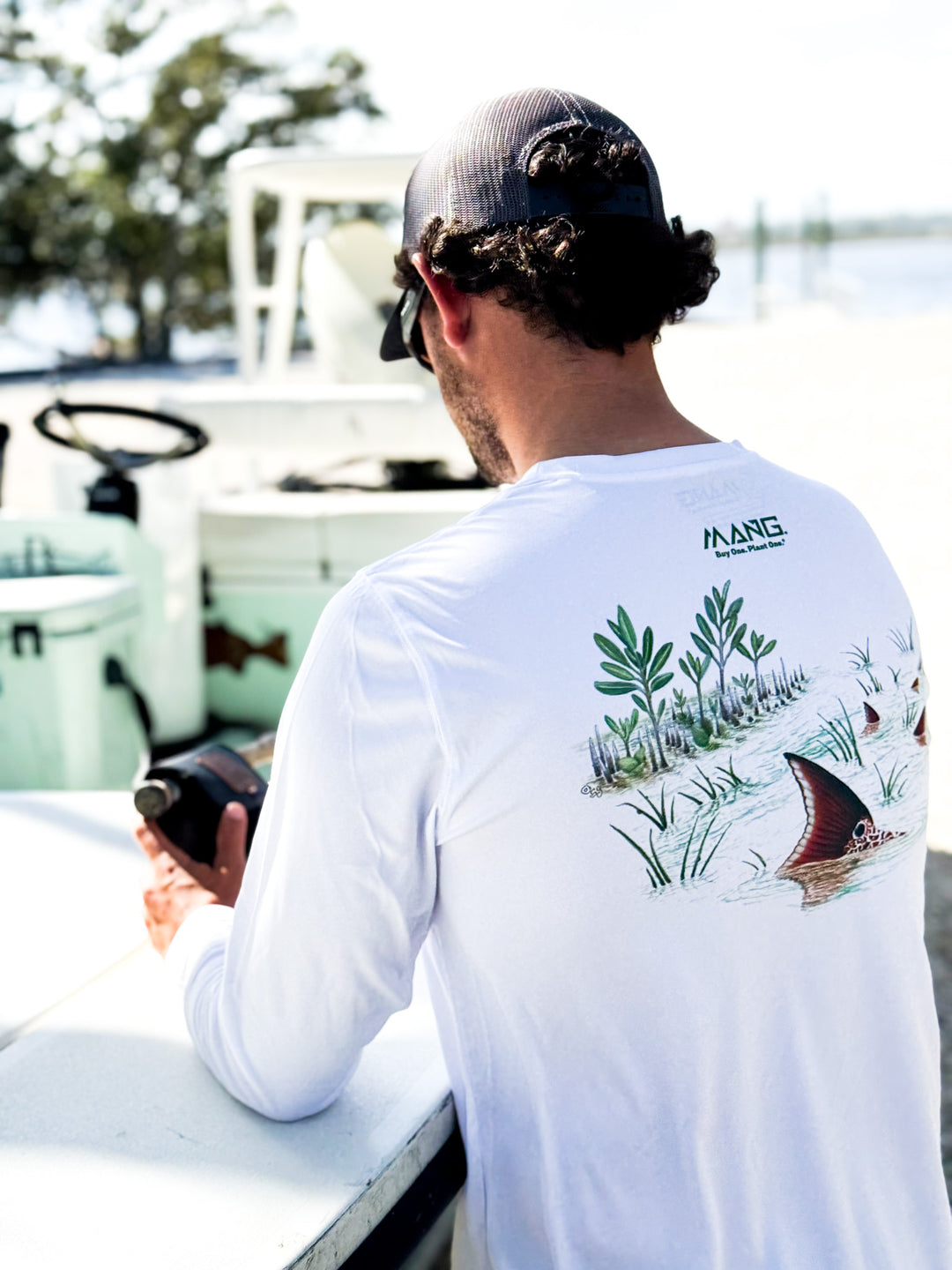MANG Men's Tailing Redfish Performance Longsleeve Shirt - Dogfish Tackle & Marine